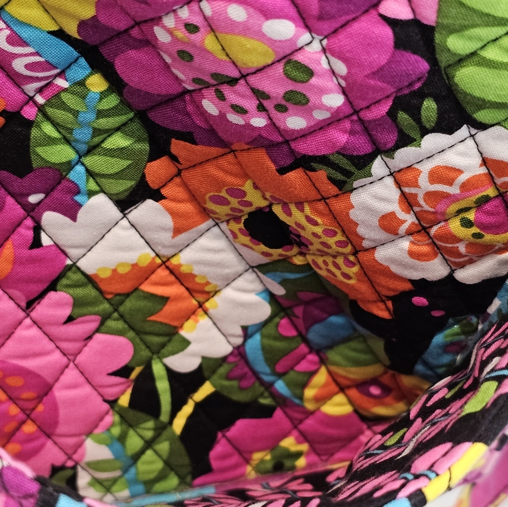 Vera Bradley Vibrant Floral Hipster/Crossbody Bag, GUC, Size Large - Picture 10 of 12